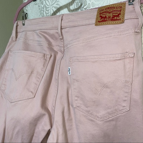 Pink Levi’s Jeans - Picture 4 of 9